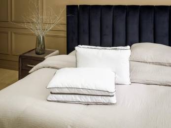 Подушка One Strong